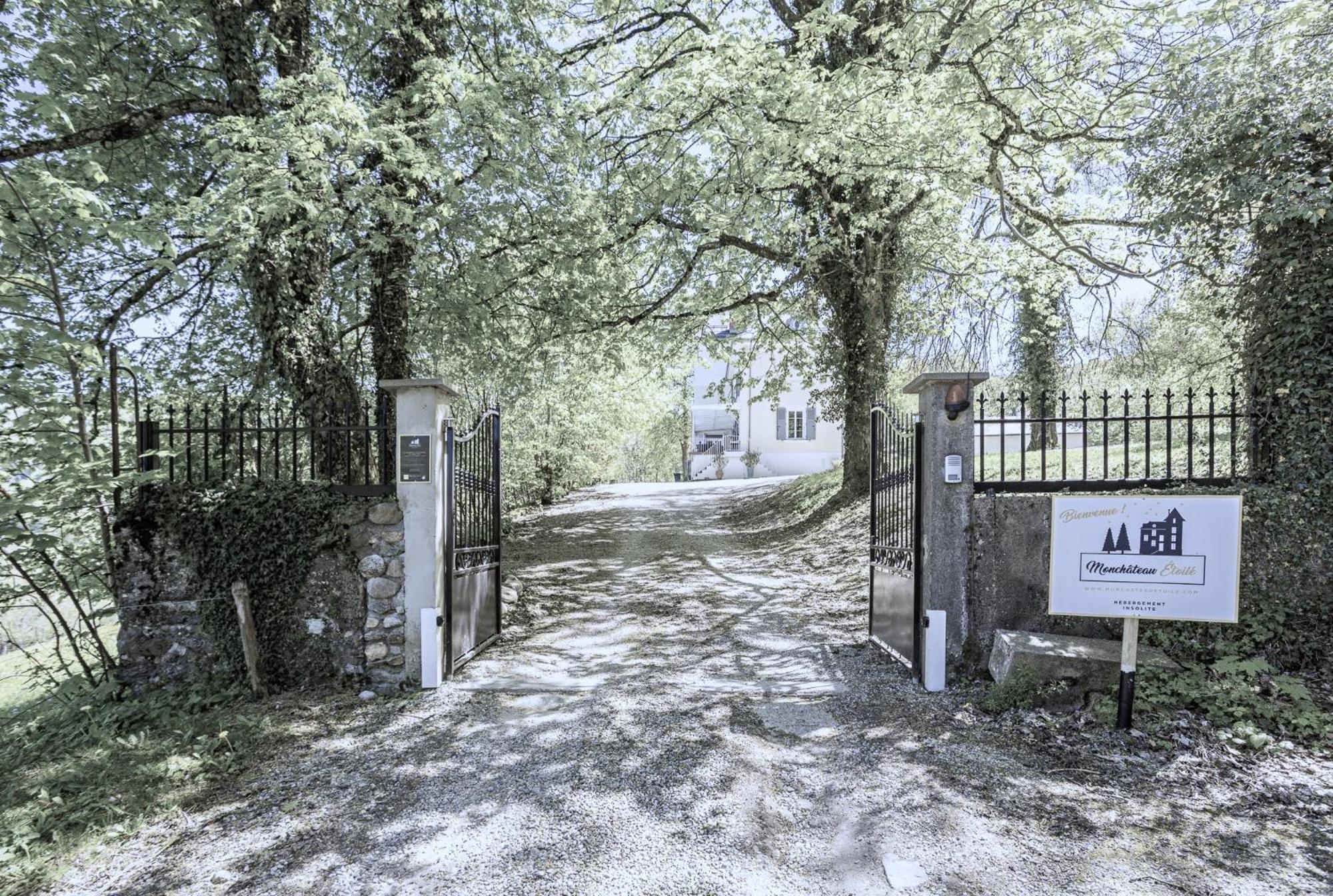 Monchateau Etoile, Hebergement Insolite Avec Spa Merlas エクステリア 写真
